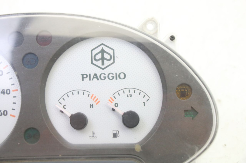 photo de COMPTEUR  PIAGGIO SUPER LX 125 (2000 - 2003) - Zoom état d’usage