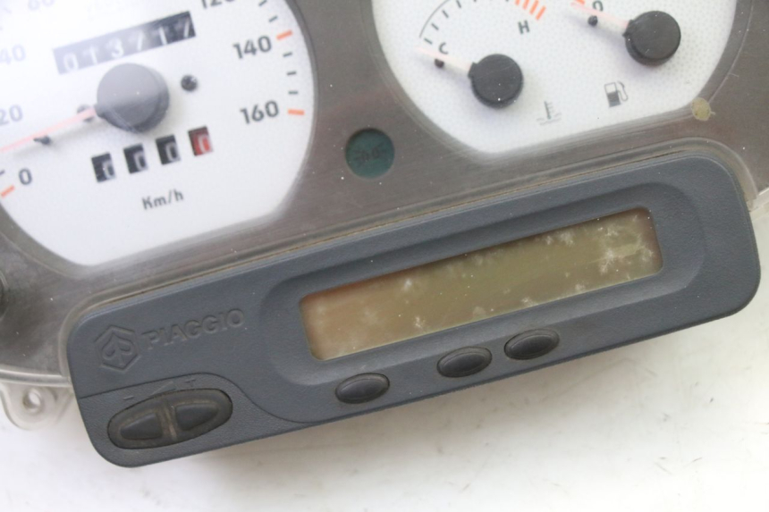 photo de COMPTEUR  PIAGGIO SUPER LX 125 (2000 - 2003) - Autre angle de vue