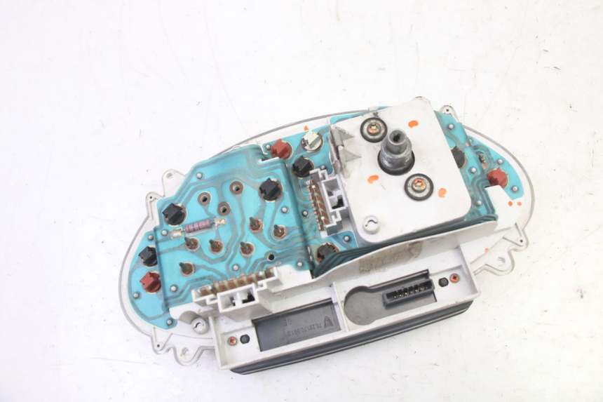 photo de COMPTEUR  PIAGGIO SUPER LX 125 (2000 - 2003) - Points de fixation