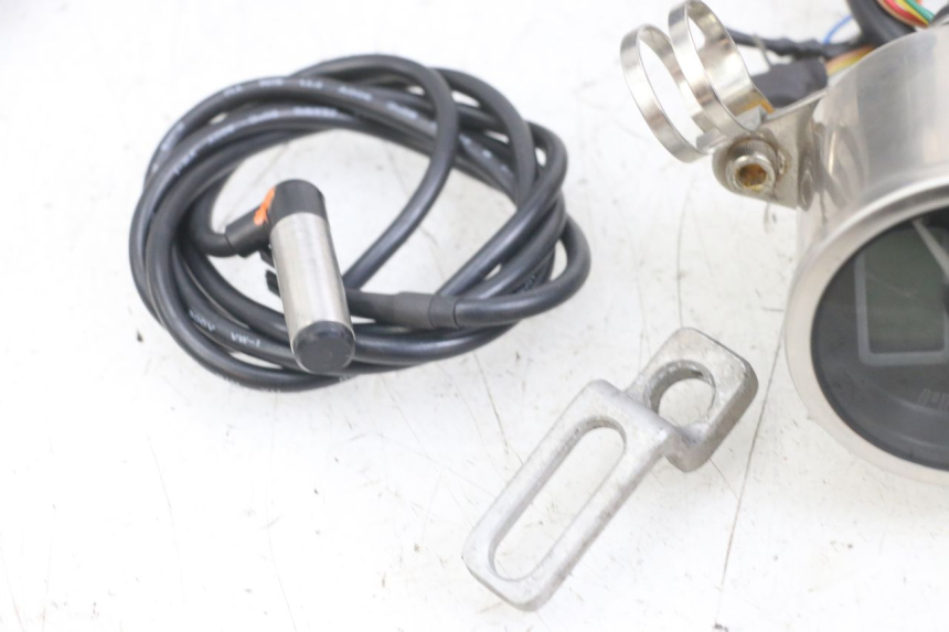 photo de COMPTEUR SUZUKI SV N 650 (1999 - 2002) - Vue principale