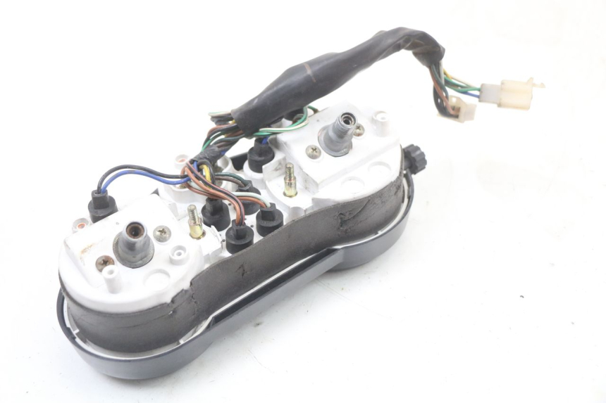 photo de COMPTEUR  YAMAHA TDR DELTABOX 125 (1997 - 2003) - État de surface