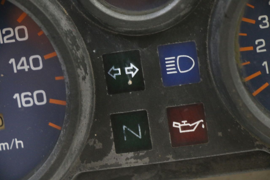 photo de COMPTEUR  YAMAHA TDR DELTABOX 125 (1997 - 2003) - Gros plan technique