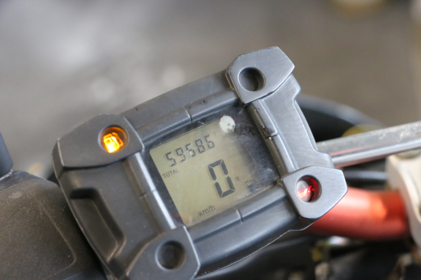 photo de COMPTEUR PEUGEOT TKR TREKKER FURIOUS 50 (2005 - 2014) - Zoom état d’usage