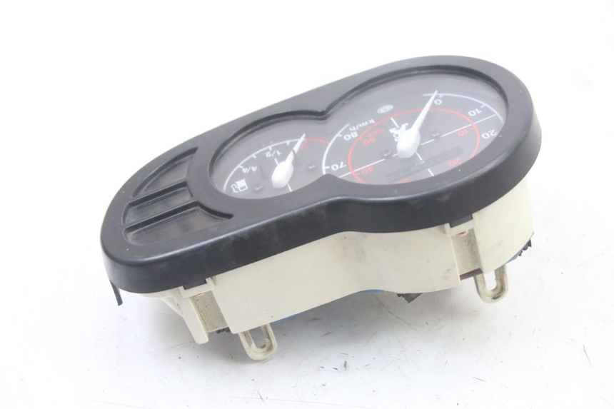 photo de COMPTEUR  PEUGEOT TREKKER TKR 50 (2005 - 2014) - Gros plan technique