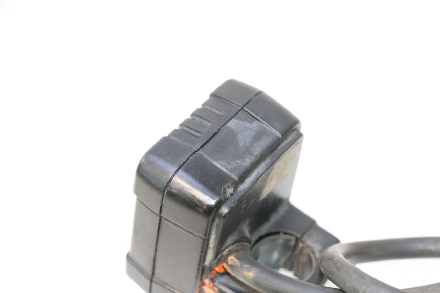 photo de COMPTEUR PEUGEOT TREKKER 50 (1995 - 2004) - Autre angle de vue