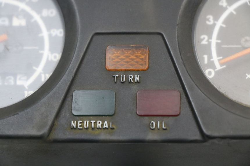 photo de COMPTEUR  SUZUKI TS X 80 (1984 - 1988) - Gros plan technique