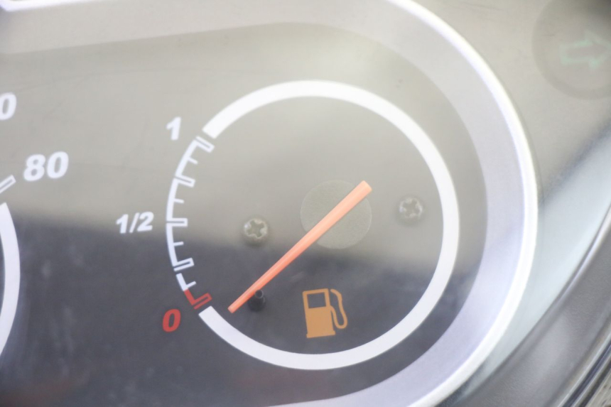 photo de COMPTEUR  PEUGEOT TWEET PRO EFI 4T 50 (2021 - 2022) - Autre angle de vue