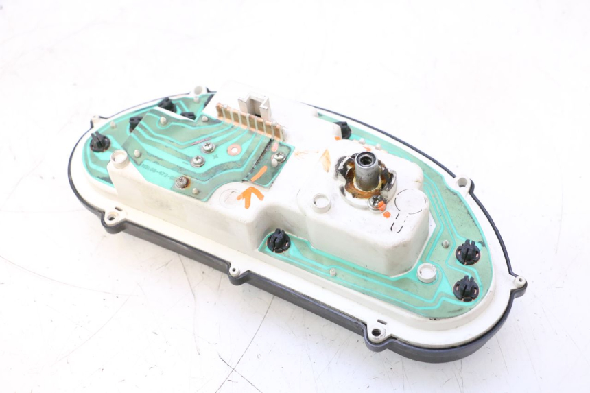 photo de COMPTEUR  PIAGGIO TYPHOON 50 (2000 - 2009) - Points de fixation