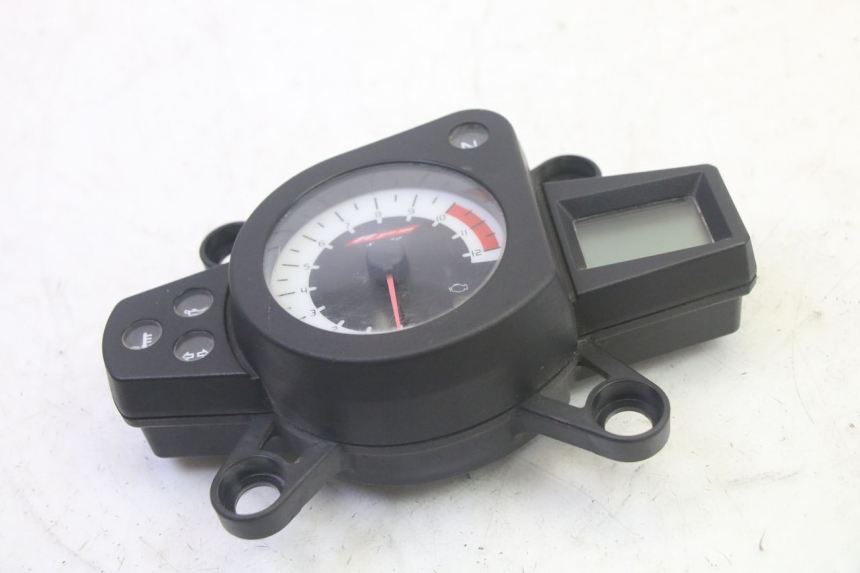 photo de COMPTEUR  YAMAHA TZR 50 (2008 - 2016) - Points de fixation
