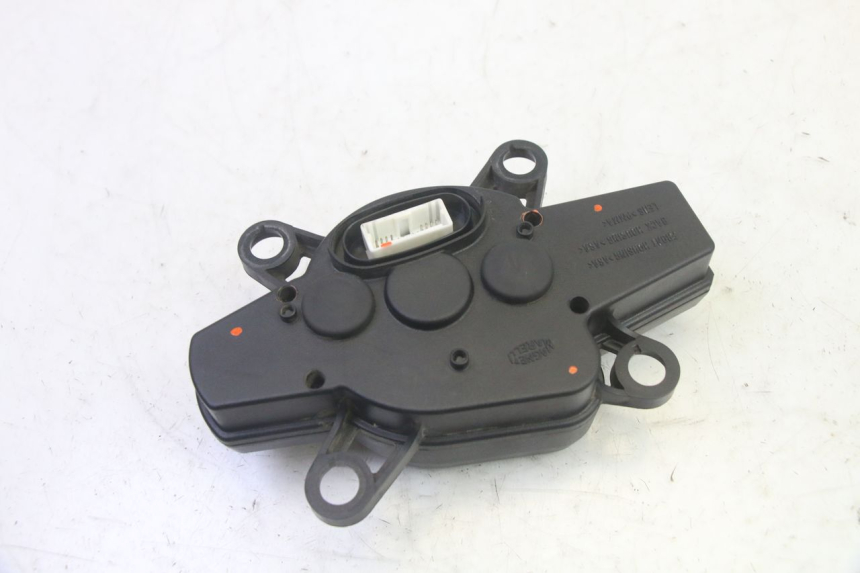 photo de COMPTEUR  YAMAHA TZR 50 (2008 - 2016) - Marquages et références