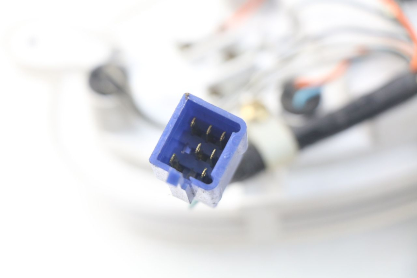 photo de COMPTEUR  SUZUKI UC EPICURO 125 (1999 - 2003) - Autre angle de vue