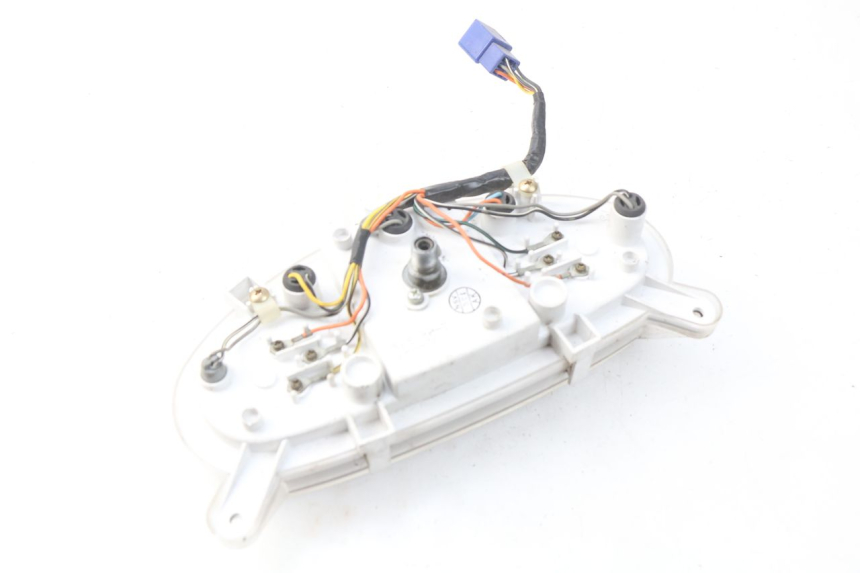 photo de COMPTEUR  SUZUKI UC EPICURO 125 (1999 - 2003) - Points de fixation