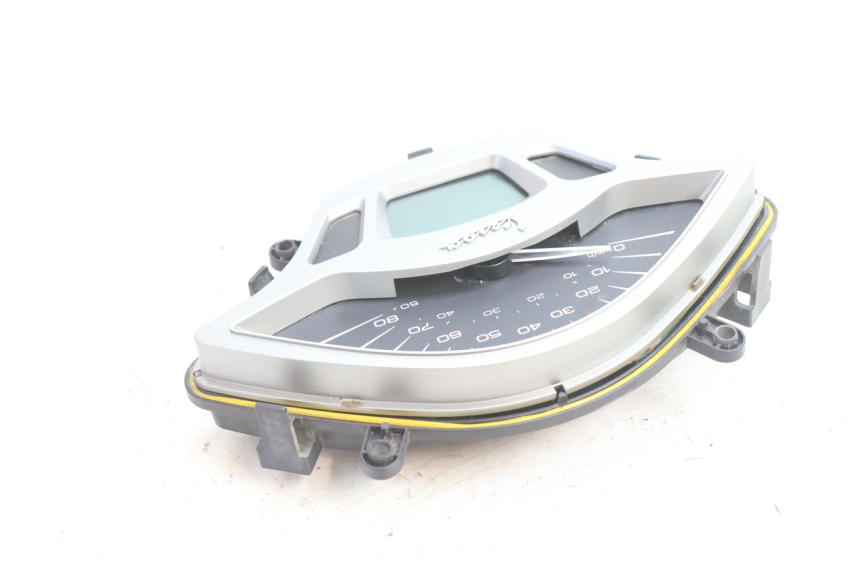photo de COMPTEUR  PIAGGIO VESPA PRIMAVERA 2T 50 (2013 - 2018) - Gros plan technique