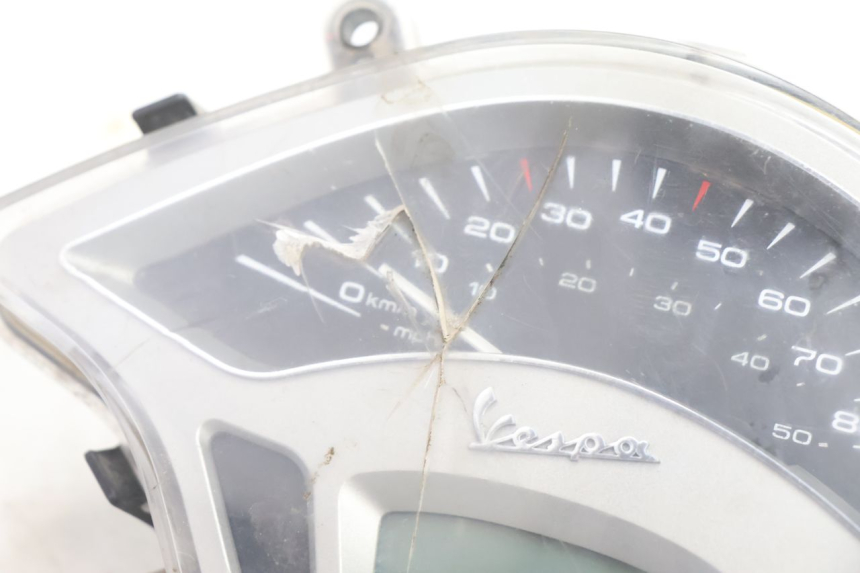 photo de COMPTEUR  PIAGGIO VESPA PRIMAVERA 2T 50 (2013 - 2018) - Points de fixation