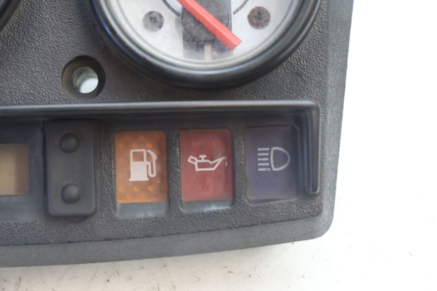 photo de COMPTEUR PIAGGIO VESPA S 2T 50 (2007 - 2014) - Points de fixation