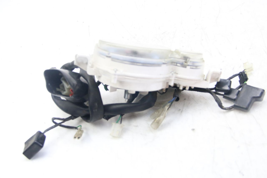 photo de COMPTEUR HONDA VISION NSC R 50 (2013 - 2015) - Autre angle de vue