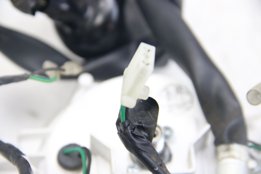 photo de COMPTEUR HONDA VISION NSC R 50 (2013 - 2015) - Points de fixation