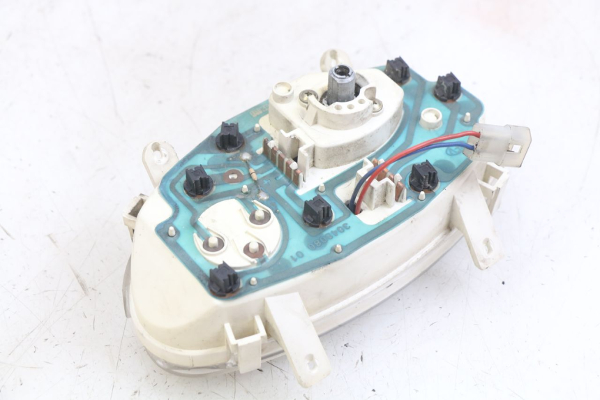 photo de COMPTEUR PEUGEOT VIVACITY 50 (2004 - 2009) - Gros plan technique