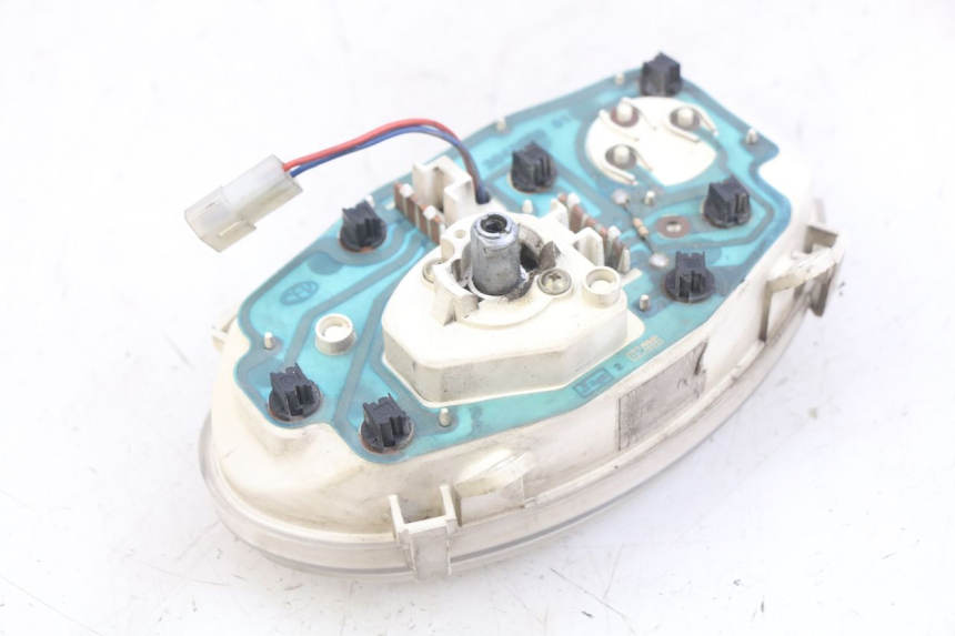 photo de COMPTEUR PEUGEOT VIVACITY 50 (2004 - 2009) - État de surface