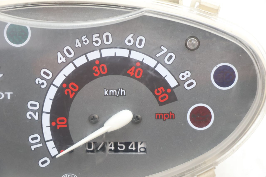 photo de COMPTEUR PEUGEOT VIVACITY 50 (2004 - 2009) - Zoom état d’usage