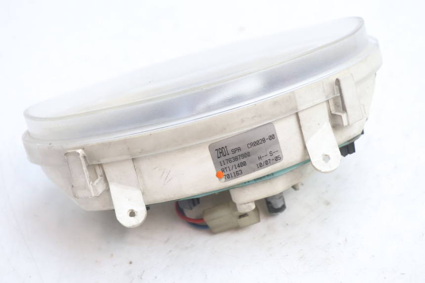 photo de COMPTEUR PEUGEOT VIVACITY 50 (2004 - 2009) - Gros plan technique