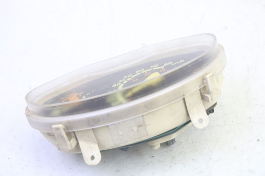 photo de COMPTEUR  PEUGEOT VIVACITY 100 (1999 - 2008) - Autre angle de vue