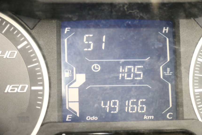 photo de COMPTEUR YAMAHA XMAX X-MAX ABS 125 (2017 - 2020) - Autre angle de vue