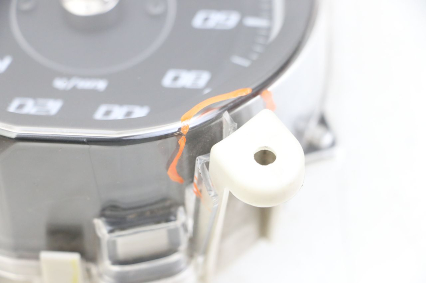 photo de COMPTEUR YAMAHA XMAX X-MAX ABS 125 (2017 - 2020) - Détails caractéristiques