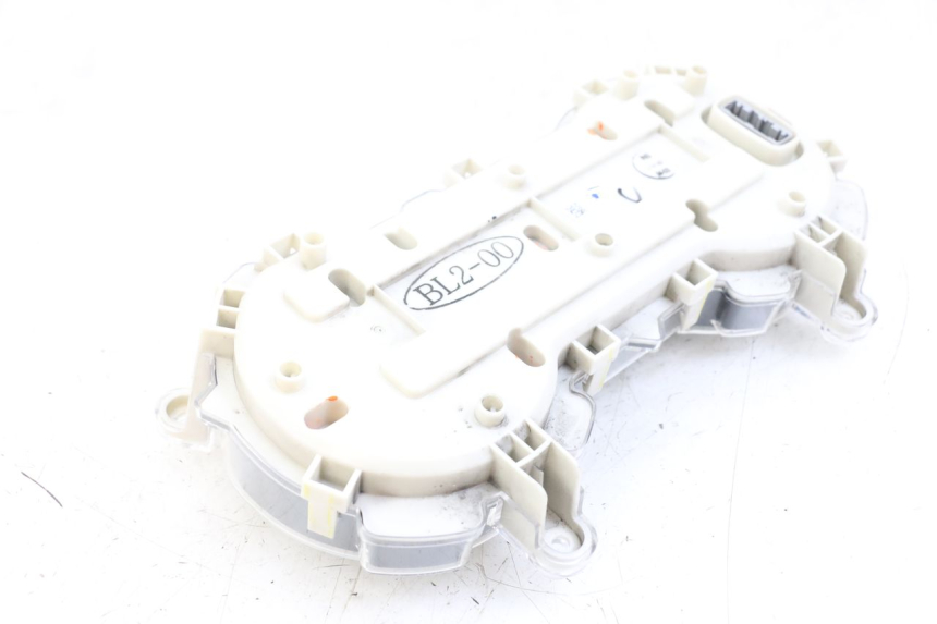 photo de COMPTEUR YAMAHA XMAX X-MAX ABS 125 (2017 - 2020) - Autre angle de vue