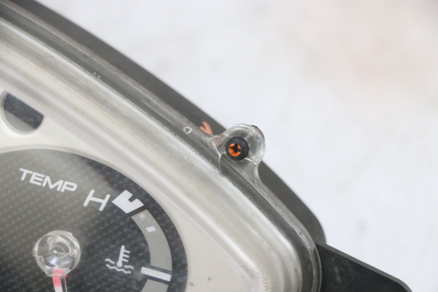 photo de COMPTEUR YAMAHA XMAX X-MAX 125 (2006 - 2009) - Angle alternatif