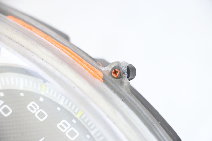 photo de COMPTEUR YAMAHA XMAX X-MAX 125 (2006 - 2009) - Zoom état d’usage