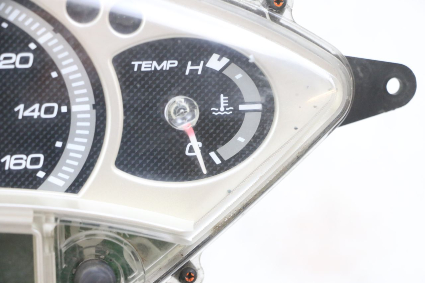 photo de COMPTEUR YAMAHA XMAX X-MAX 125 (2006 - 2009) - Autre angle de vue