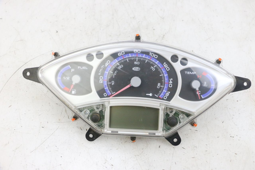 photo de COMPTEUR YAMAHA XMAX X-MAX 125 (2006 - 2009) - Vue principale