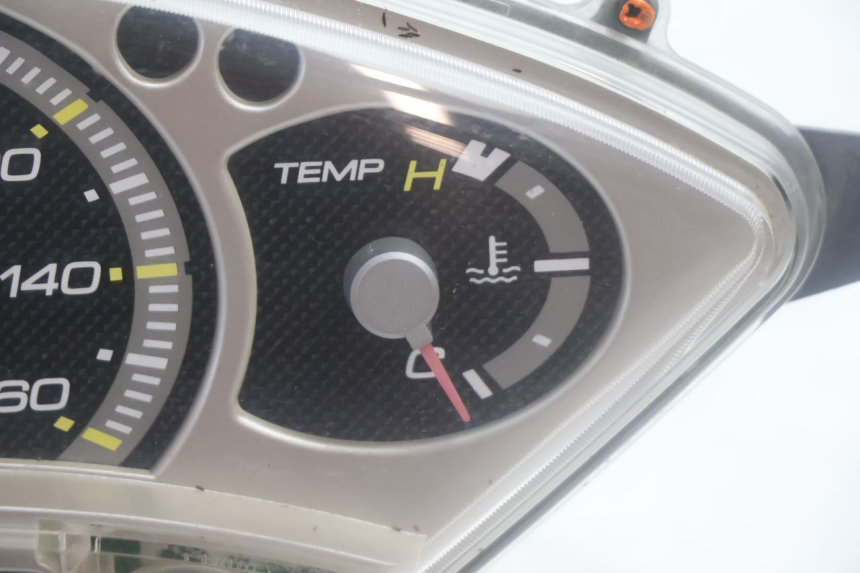 photo de COMPTEUR YAMAHA XMAX X-MAX 125 (2006 - 2009) - Autre angle de vue