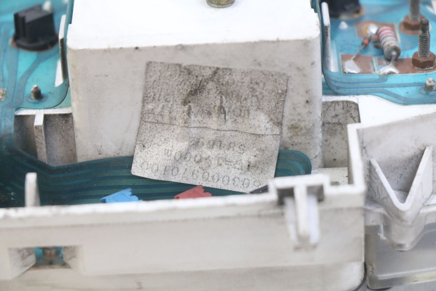 photo de COMPTEUR PIAGGIO X8 125 (2004 - 2007) - Gros plan technique