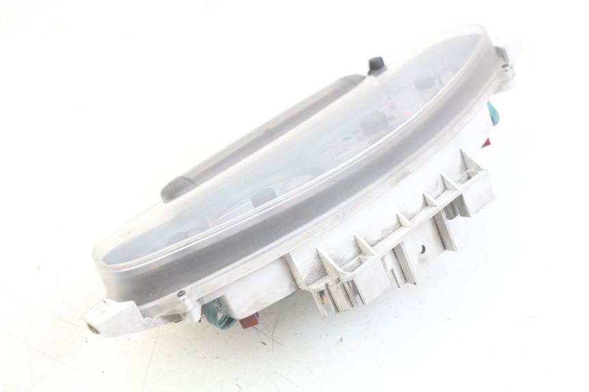 photo de COMPTEUR PIAGGIO X8 125 (2004 - 2007) - Points de fixation