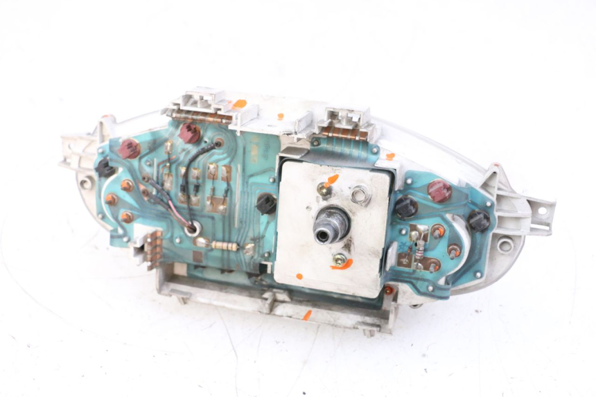 photo de COMPTEUR PIAGGIO X8 125 (2004 - 2007) - Détail de la pièce