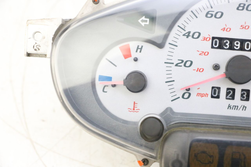 photo de COMPTEUR PIAGGIO X8 125 (2004 - 2007) - Détails caractéristiques