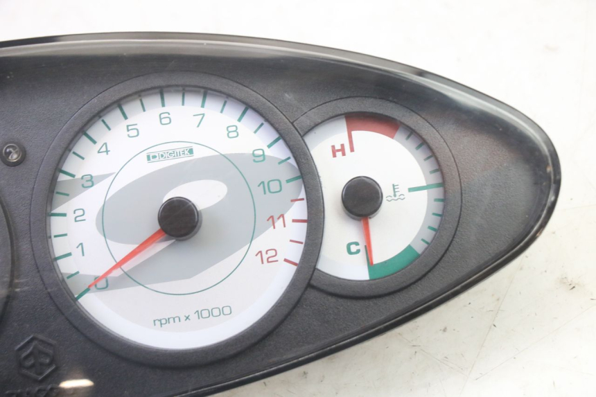 photo de COMPTEUR  PIAGGIO X9 EVOLUTION 125 (2003 - 2007) - Zoom état d’usage