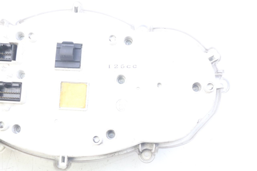 photo de COMPTEUR PIAGGIO XEVO - X EVO 125 (2007 - 2017) - Points de fixation