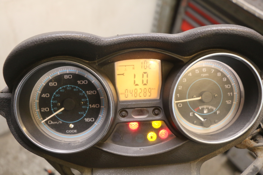 photo de COMPTEUR PIAGGIO XEVO - X EVO 125 (2007 - 2017) - Détails caractéristiques