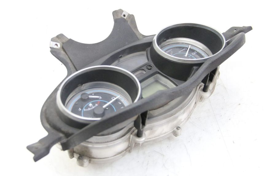 photo de COMPTEUR PIAGGIO XEVO - X EVO 125 (2007 - 2017) - État de surface