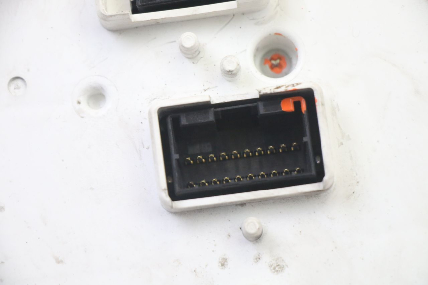 photo de COMPTEUR PIAGGIO XEVO - X EVO 125 (2007 - 2017) - Détails caractéristiques