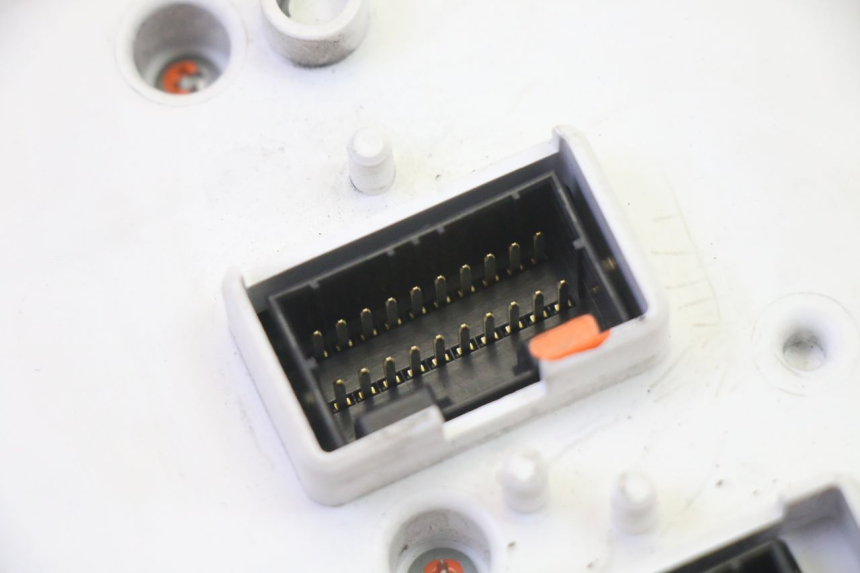 photo de COMPTEUR PIAGGIO XEVO - X EVO 125 (2007 - 2017) - Détails caractéristiques