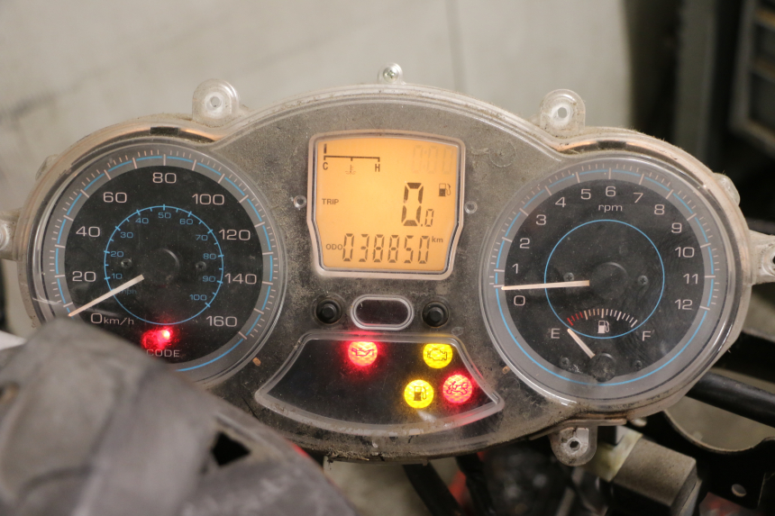 photo de COMPTEUR PIAGGIO XEVO - X EVO 125 (2007 - 2017) - Vue d’ensemble
