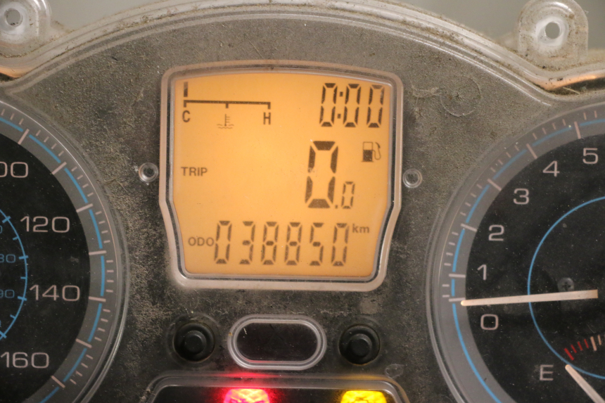 photo de COMPTEUR PIAGGIO XEVO - X EVO 125 (2007 - 2017) - Points de fixation