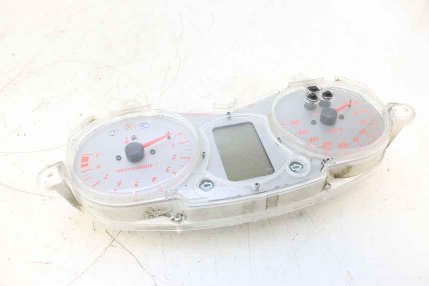 photo de COMPTEUR  YAMAHA XP T-MAX ABS 500 (2005 - 2005) - Points de fixation
