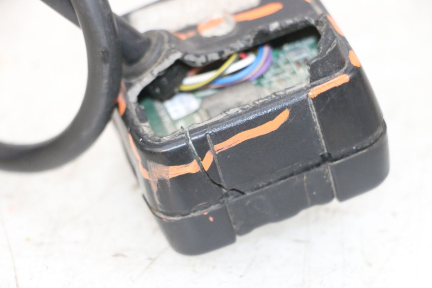 photo de COMPTEUR  YAMAHA YFM R RAPTOR 250 (2008 - 2014) - Autre angle de vue