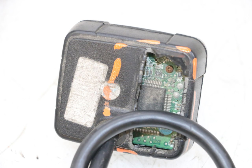 photo de COMPTEUR  YAMAHA YFM R RAPTOR 250 (2008 - 2014) - Gros plan technique