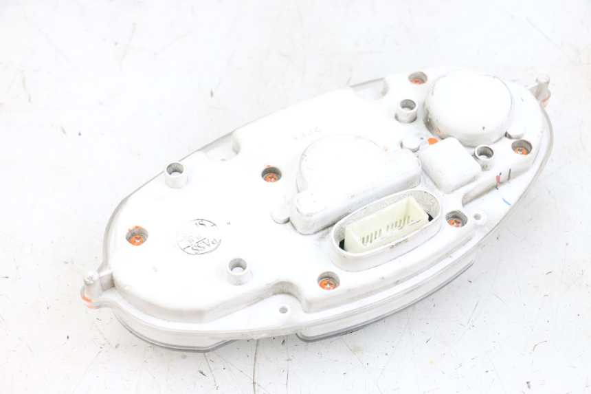 photo de COMPTEUR YAMAHA YP MAJESTY 125 (2002 - 2006) - Points de fixation